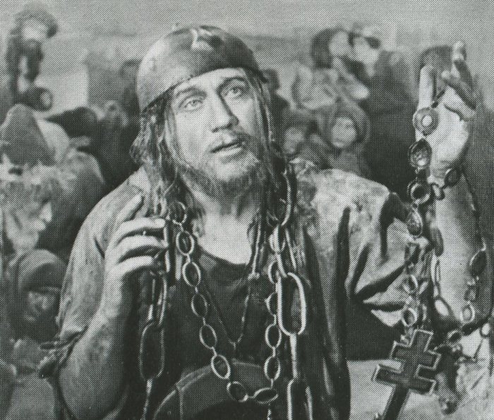 Юродивый — И. С. Козловский. Кадр из фильма-оперы «Борис Годунов», 1955 год